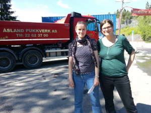 Ingrid-Johanne Nettum og Bell Batta Torheim fra Grorud MDG deltok på trafikktelling som Aksjonsgruppa Stopp Huken – Vern Marka gjennomførte 9. juni utenfor Huken pukkverk. Resultatet var 720 passeringer, i det alt vestlige store lastebiler, semitrailere og vogntog.